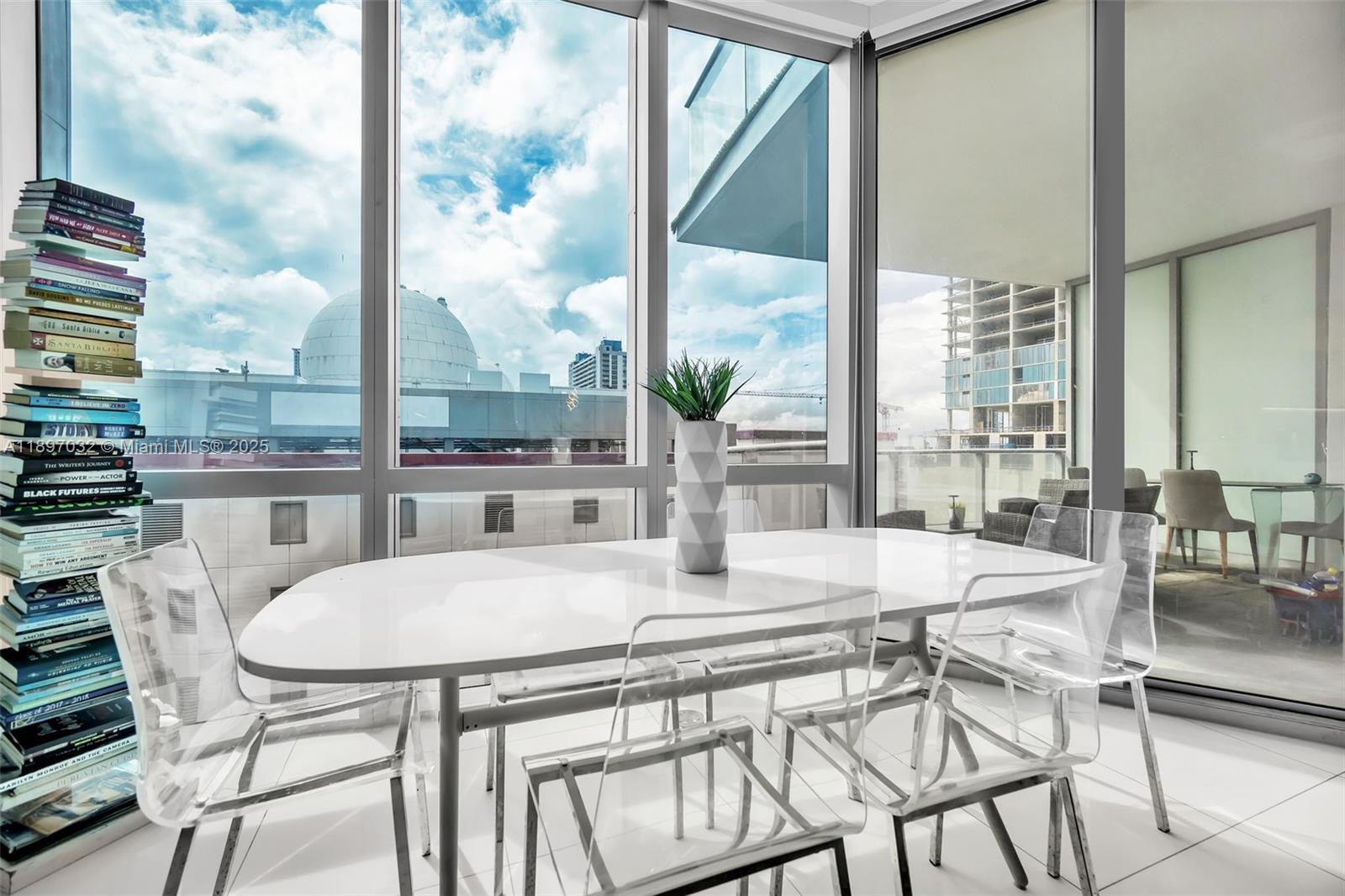 PARAMOUNT MIAMI WORLDCENT - Residential