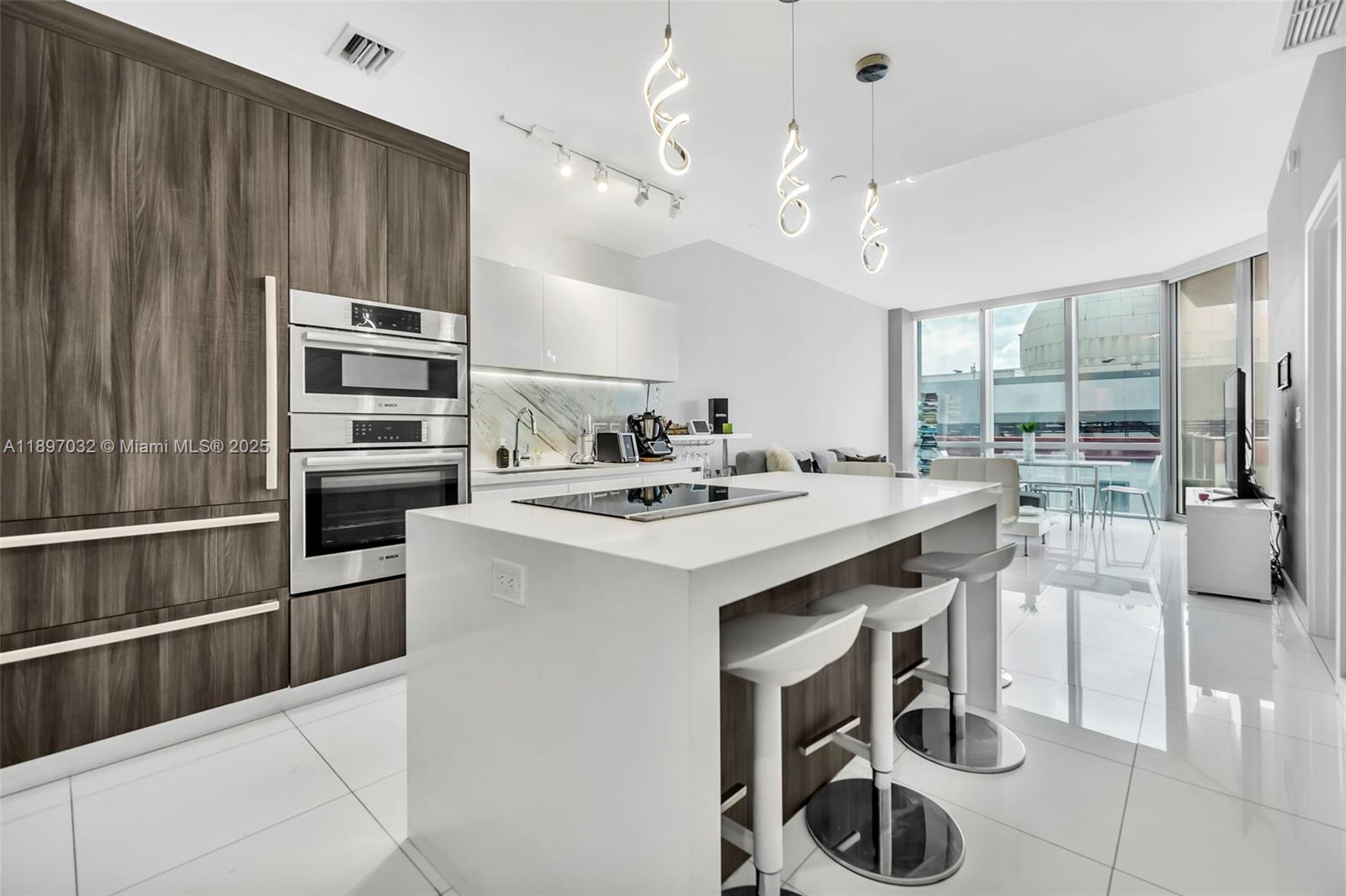 PARAMOUNT MIAMI WORLDCENT - Residential