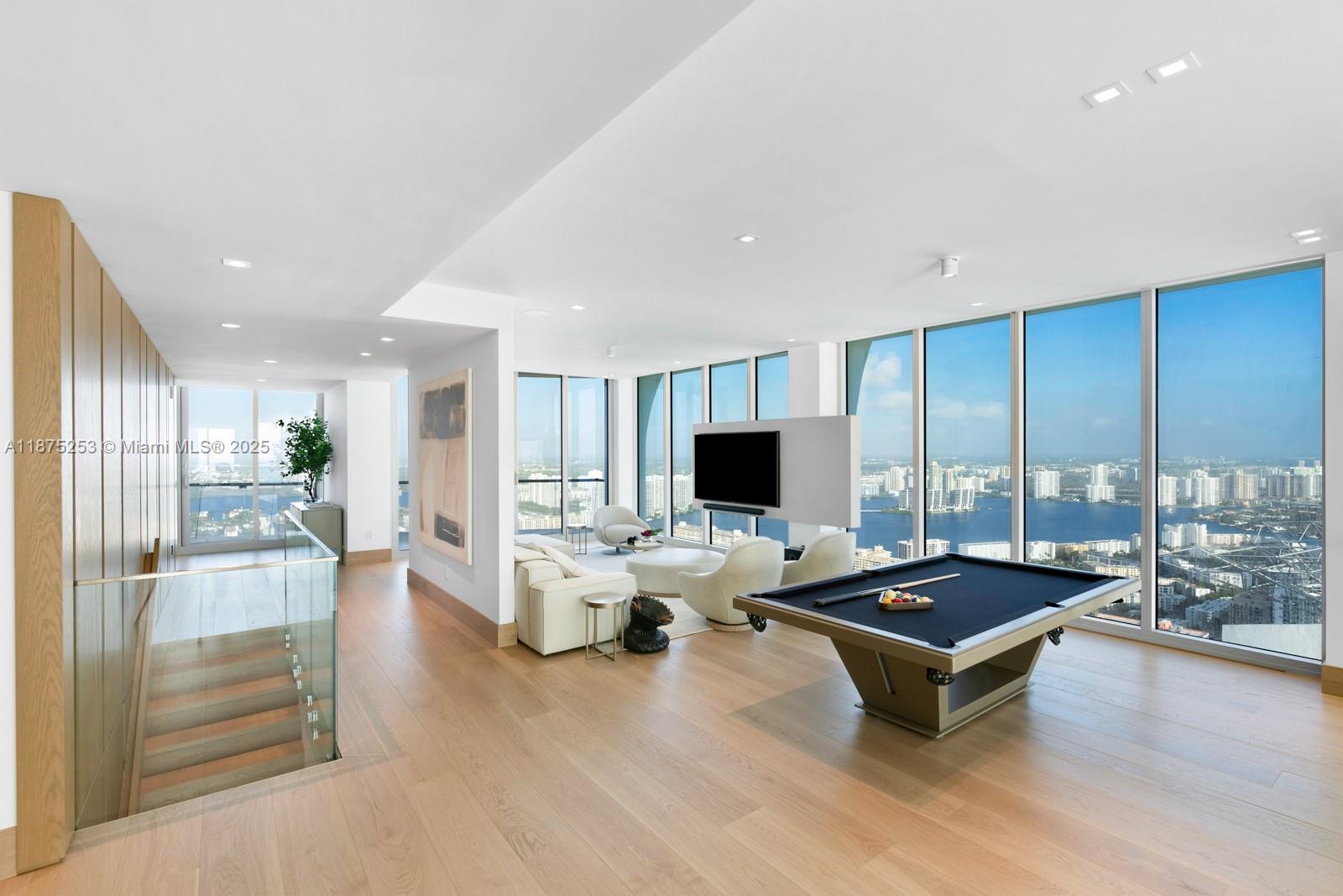 JADE SIGNATURE CONDO - Residential