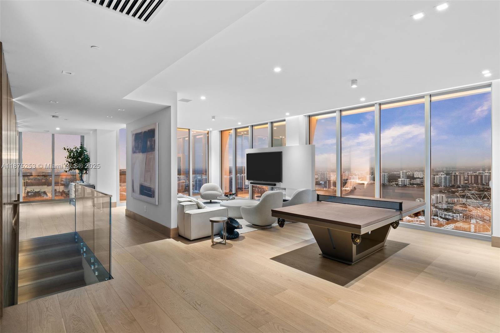 JADE SIGNATURE CONDO - Residential