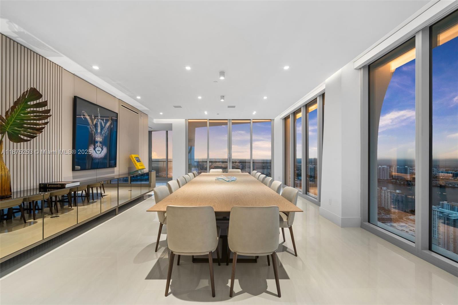 JADE SIGNATURE CONDO - Residential