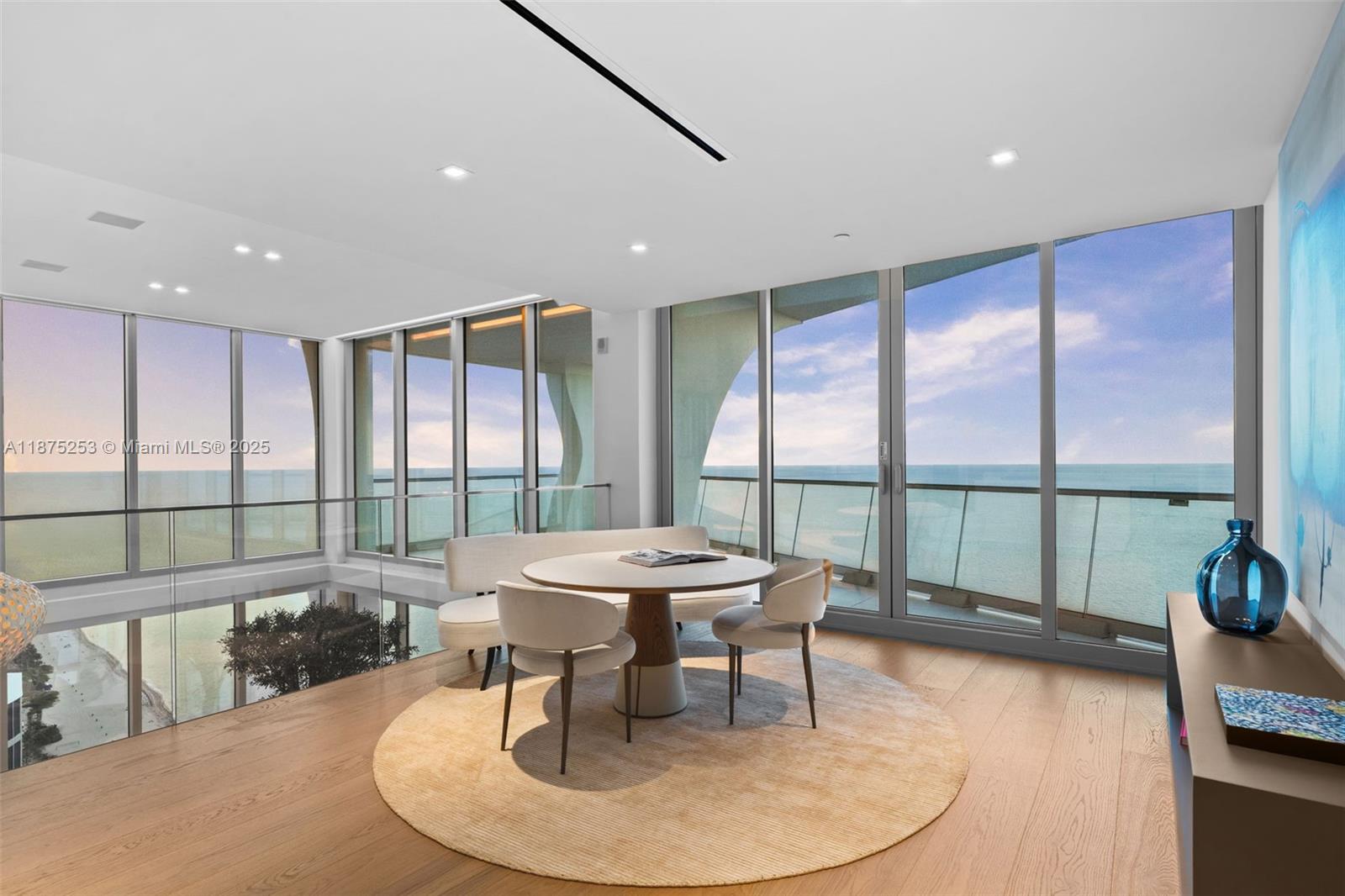 JADE SIGNATURE CONDO - Residential
