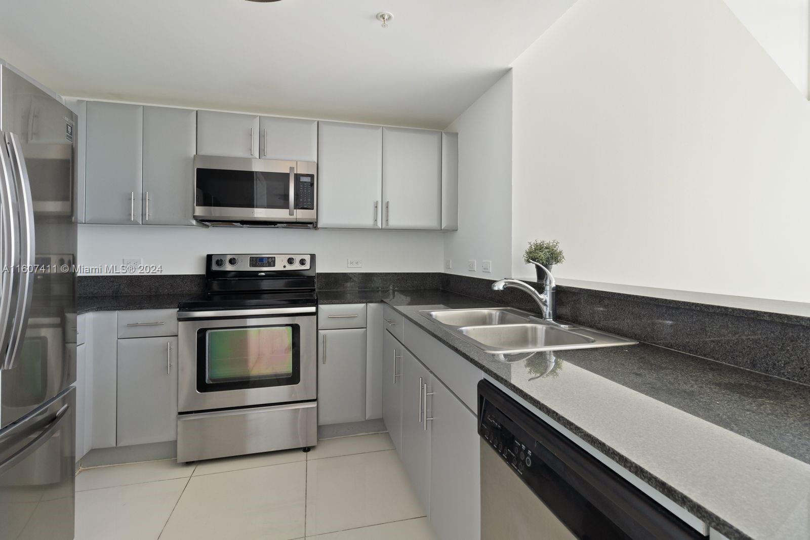 Price to sell!! Invest in Miami's luxury with this exceptional Pent House. Breathtaking sunsets from your window. 1 bedroom, 2 baths, and a spacious living room. Italian kitchen and stainless steel appliances. Located next to Sewel Park in the historic River District. Just 10 minutes from Downtown, Brickell, Midtown, and Miami Airport. River Landing for shopping is steps away. Marina access for your boat, embrace the authentic Miami Style! 24/7 security and a wide range of amenities. Pool, gym, exercise room, and party space. 1 assigned parking spot and guest parking. Don't miss this investment opportunity in the heart of Miami!