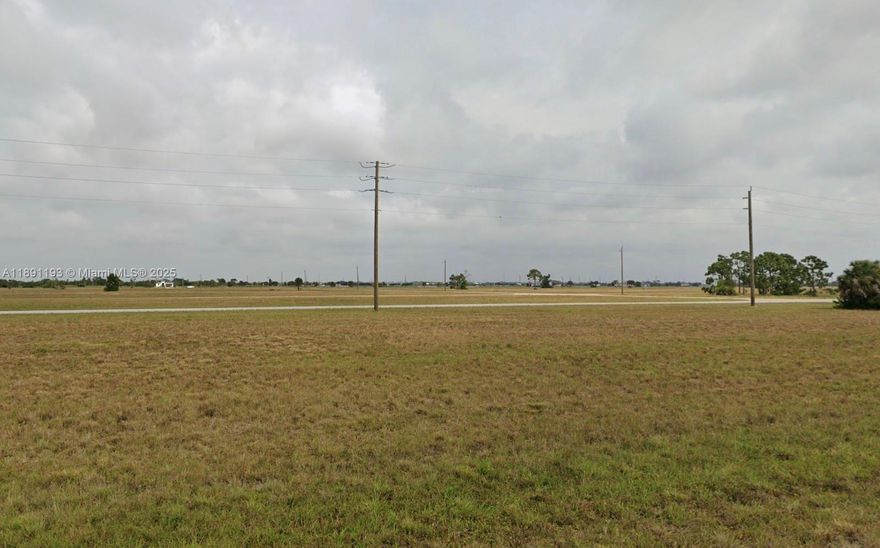 Land for SALE!!BUILD your NEW dream home!!!close to the TROPICAL PARADISE!!!Gasparilla BEACH, Highways, restaurants and more...ENJOY the TRANQUILITY and BEAUTY area, SOUTH WEST Florida.