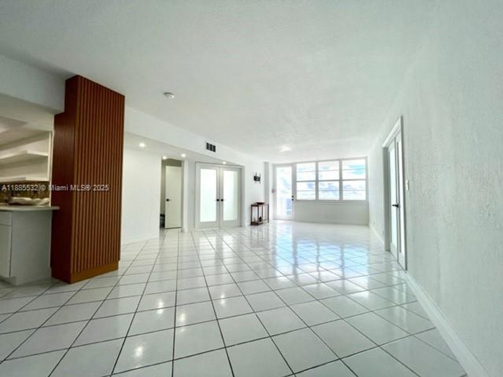 Photo of 3725 S Ocean Dr #910, Hollywood, FL 33019 (MLS # A11885532)