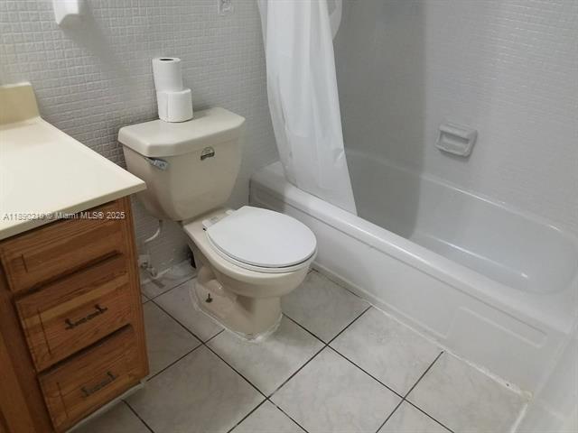FLORIDIAN ARMS CONDO - Residential Lease