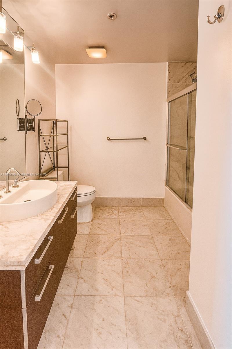 VIZCAYNE SOUTH CONDO - Residential Lease