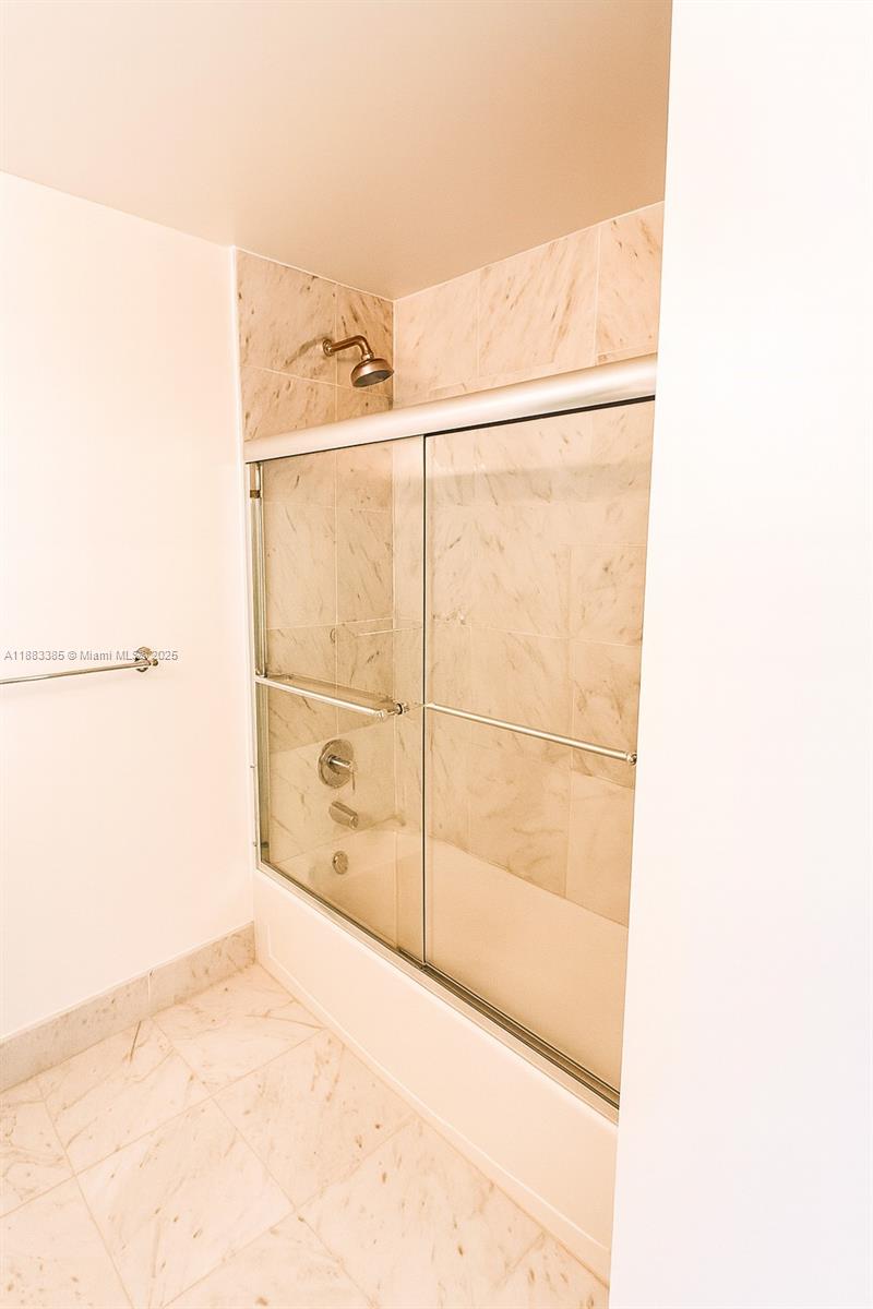 VIZCAYNE SOUTH CONDO - Residential Lease