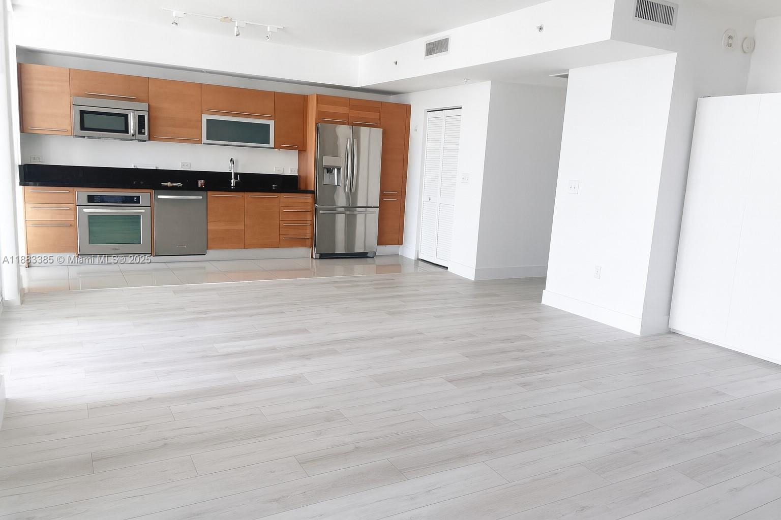 VIZCAYNE SOUTH CONDO - Residential Lease