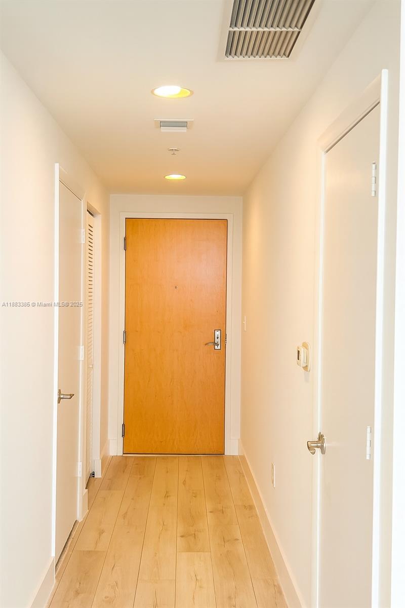 VIZCAYNE SOUTH CONDO - Residential Lease
