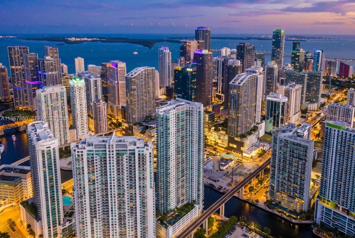 MINT CONDO - Residential