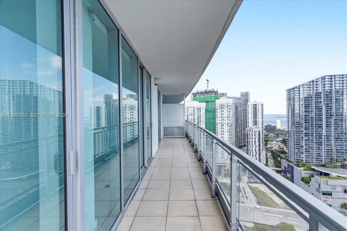 MINT CONDO - Residential