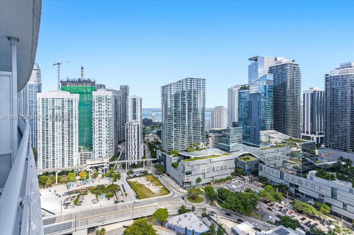 MINT CONDO - Residential