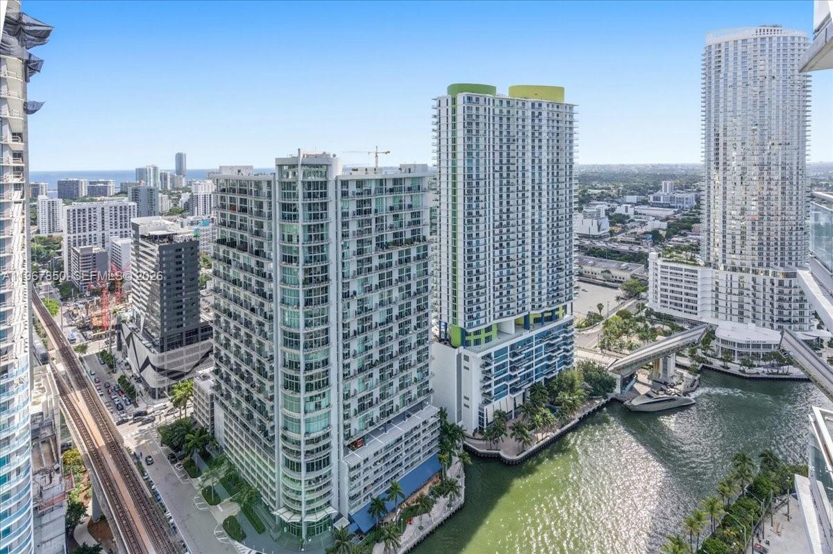 MINT CONDO - Residential