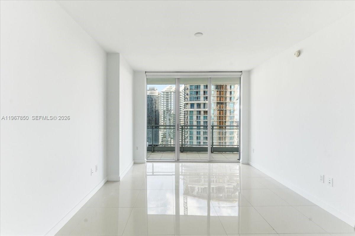 MINT CONDO - Residential