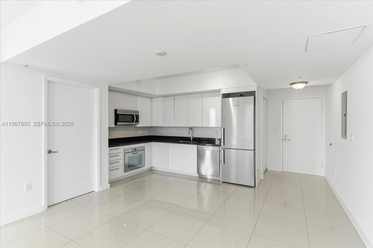 MINT CONDO - Residential