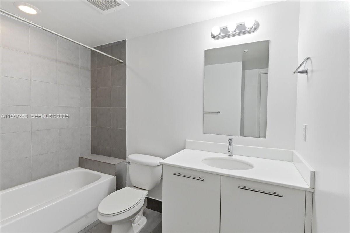 MINT CONDO - Residential