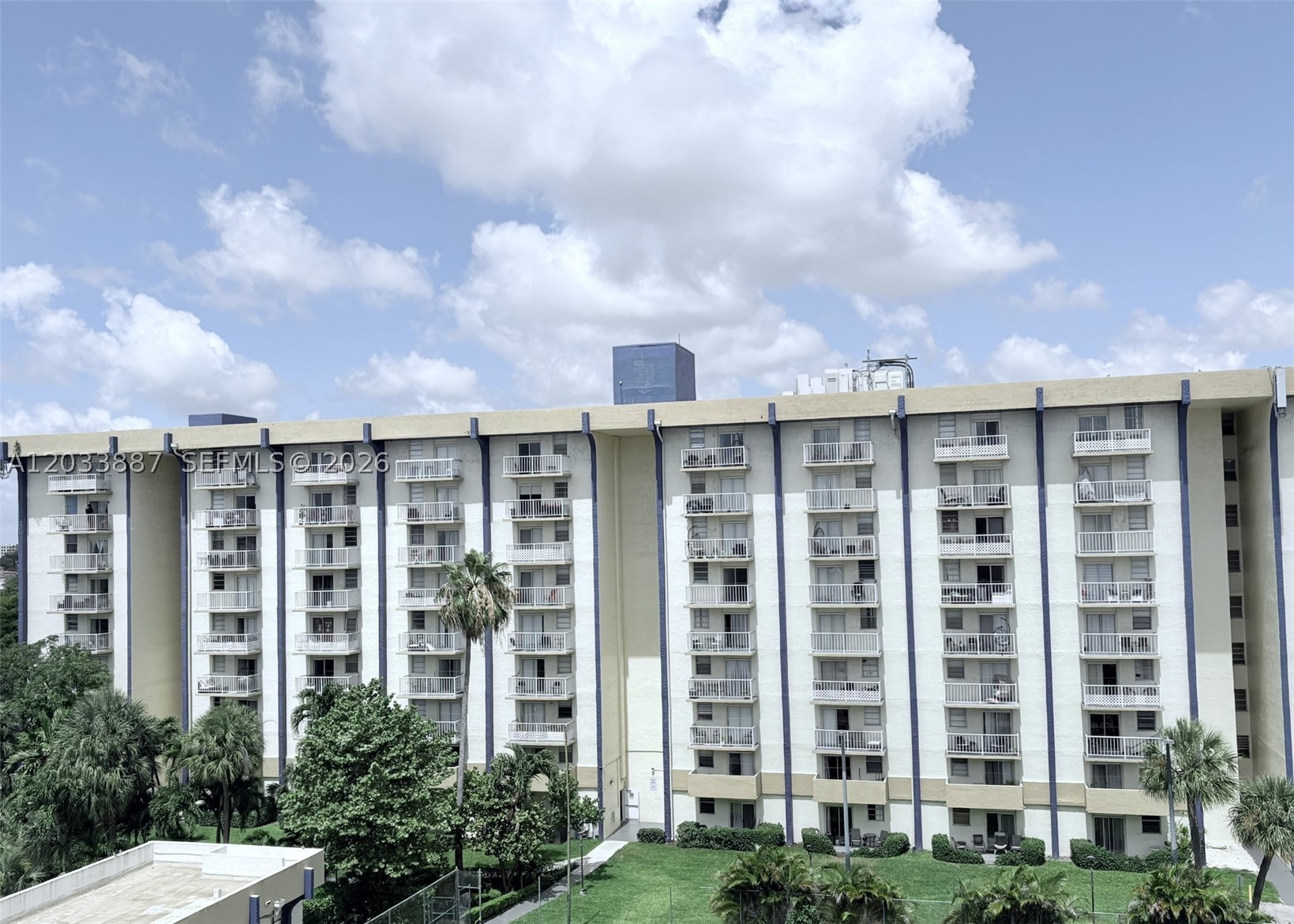 Photo 1 of 9 — 4550 NW 9th St 717E, Miami, FL 33126