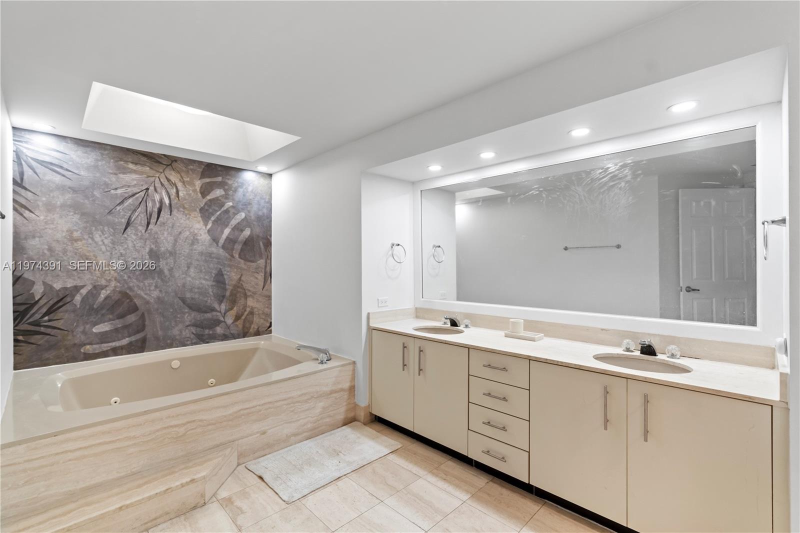 TERRACES NORTH TURNBERRY - Residential