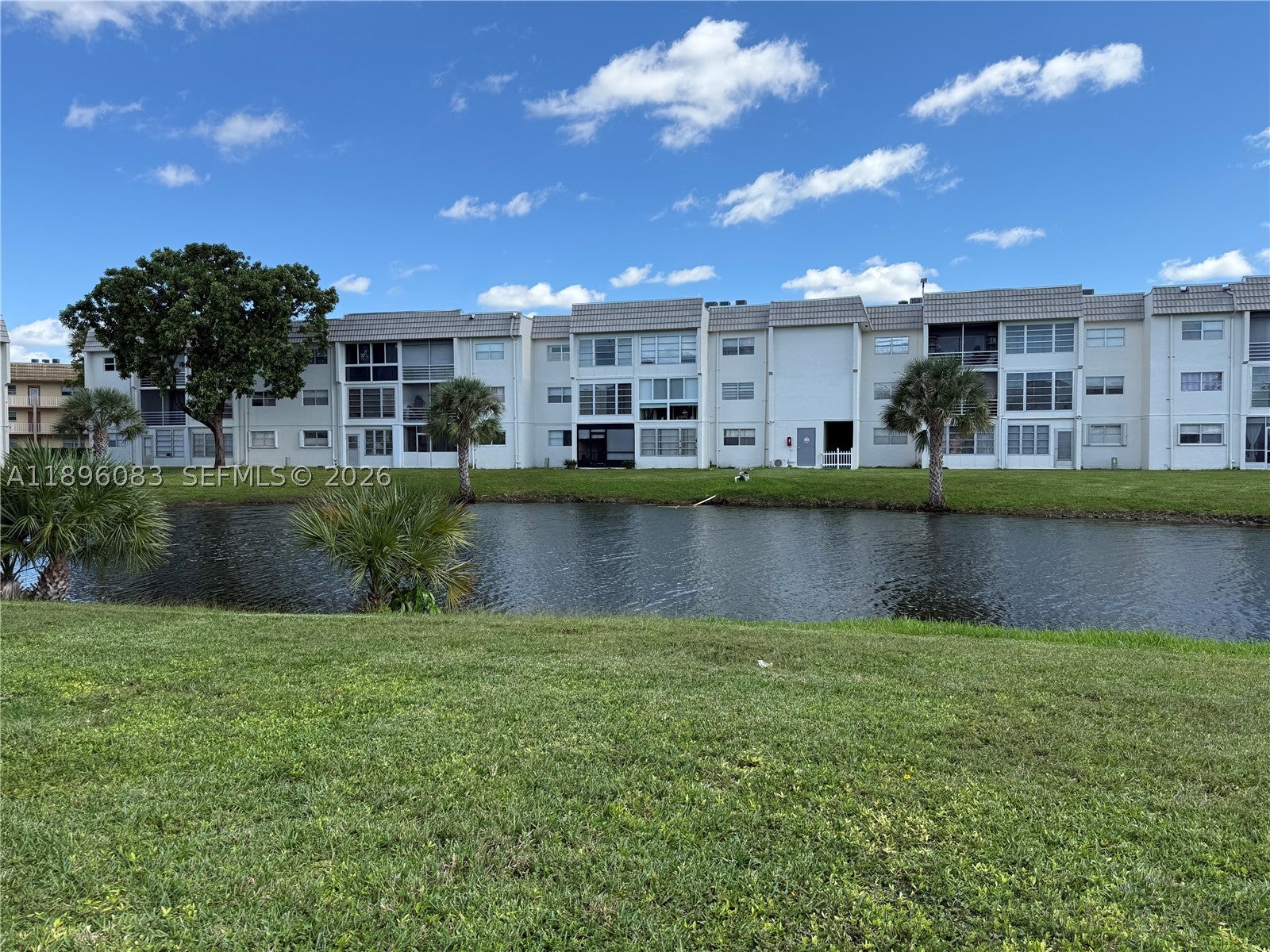 8450 Sunrise Lakes Blvd 111, Sunrise FL 33322