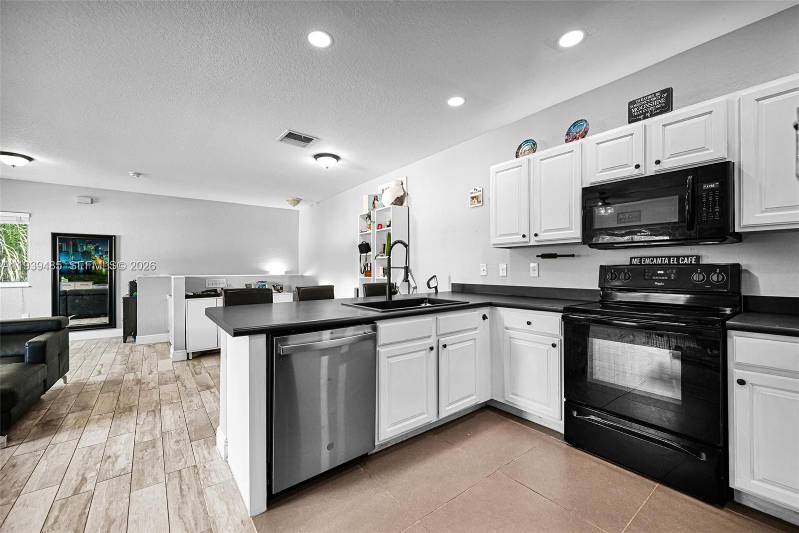 VILLAS OF PALOMINO CONDO - Residential