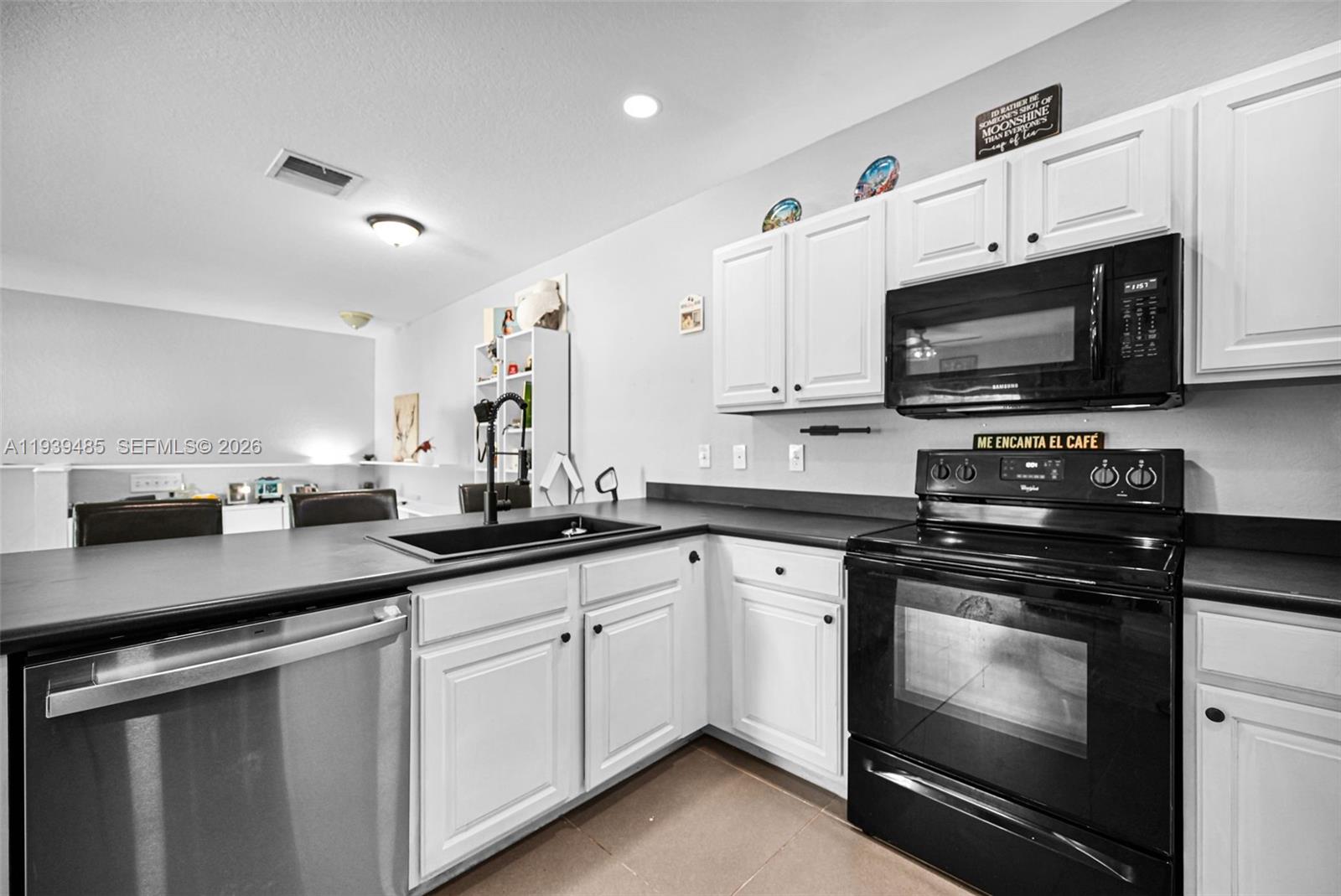 VILLAS OF PALOMINO CONDO - Residential