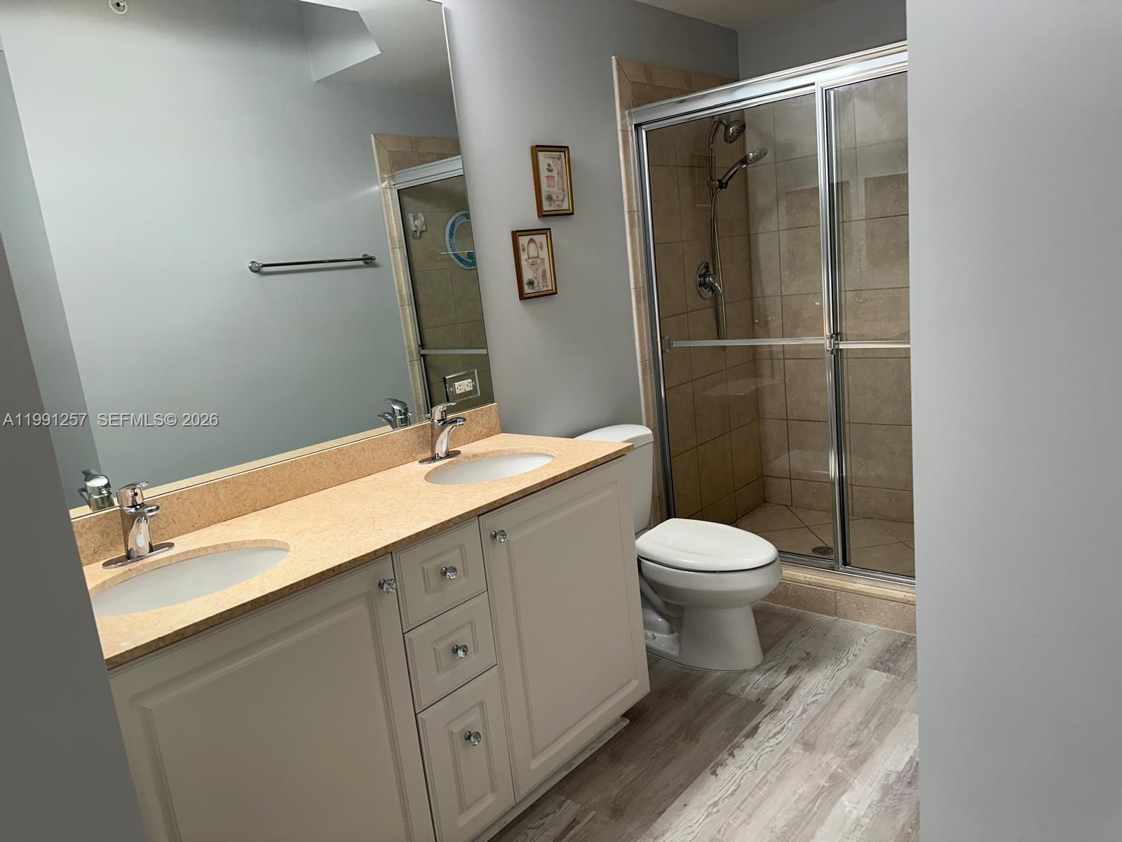 VIZCAYA LAKES CONDO - Residential