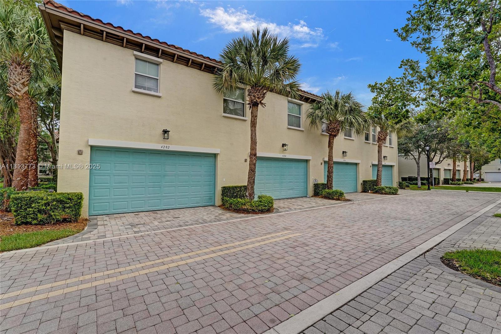 4284 Cascada Cir