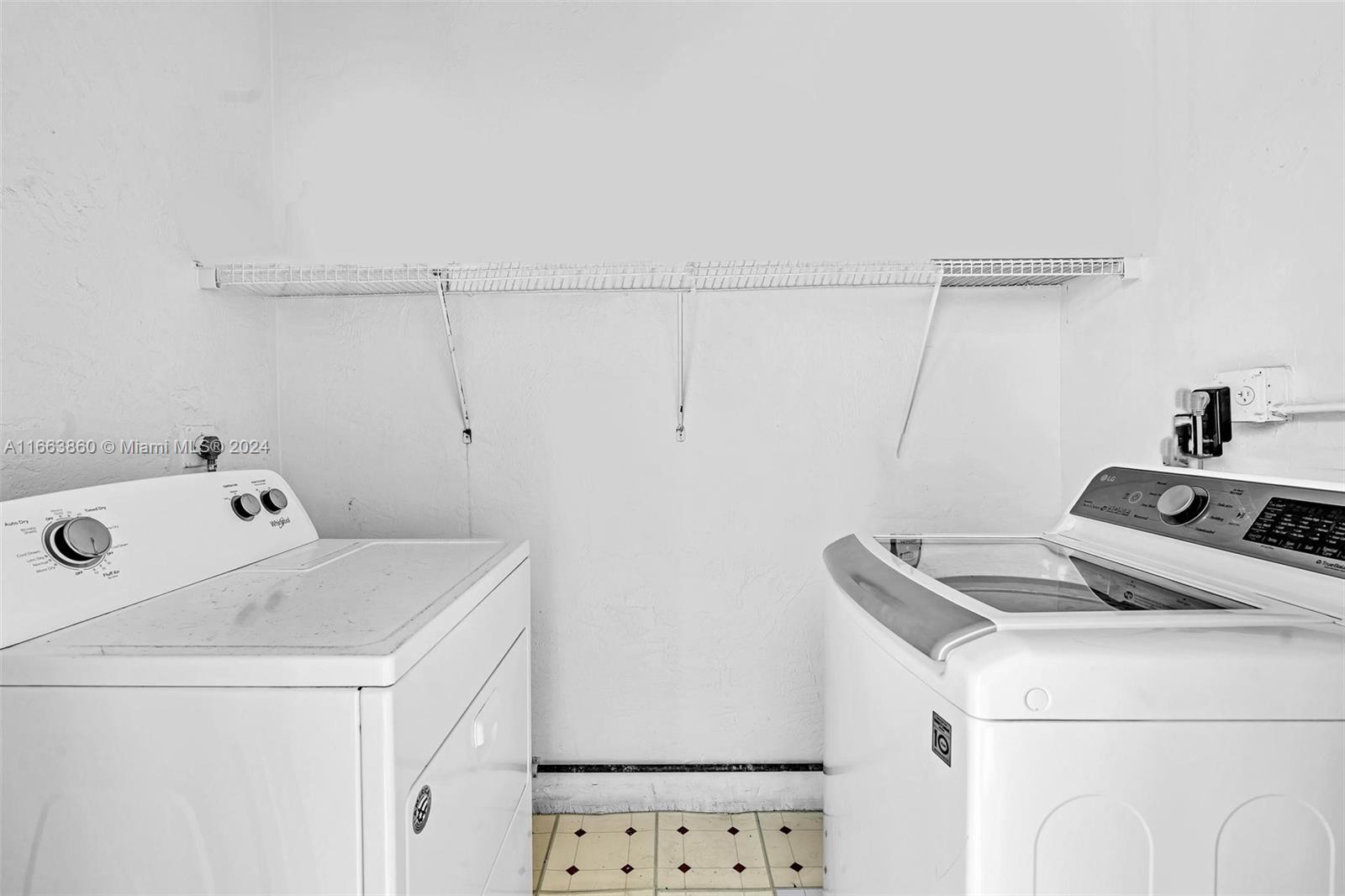DU BARRY CONDO - Residential