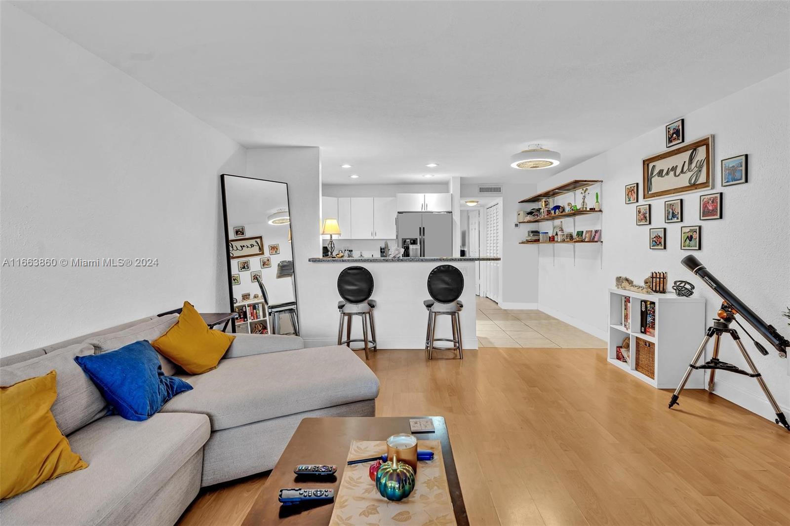 DU BARRY CONDO - Residential