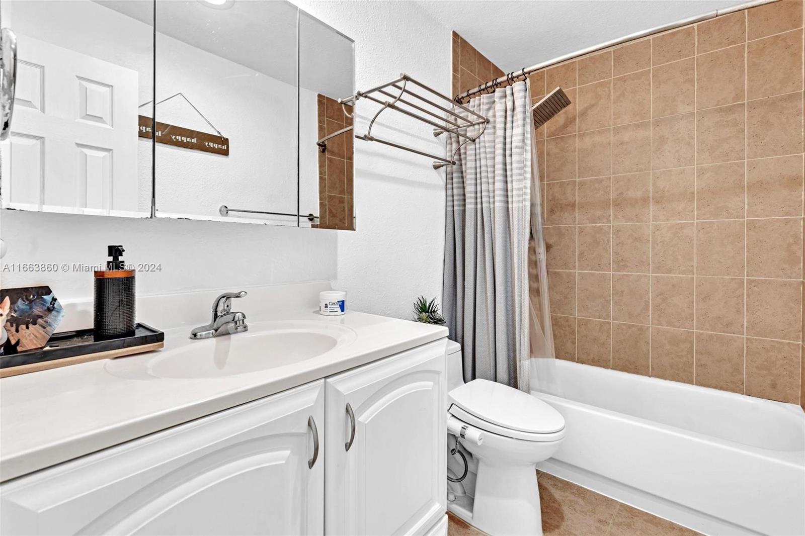 DU BARRY CONDO - Residential