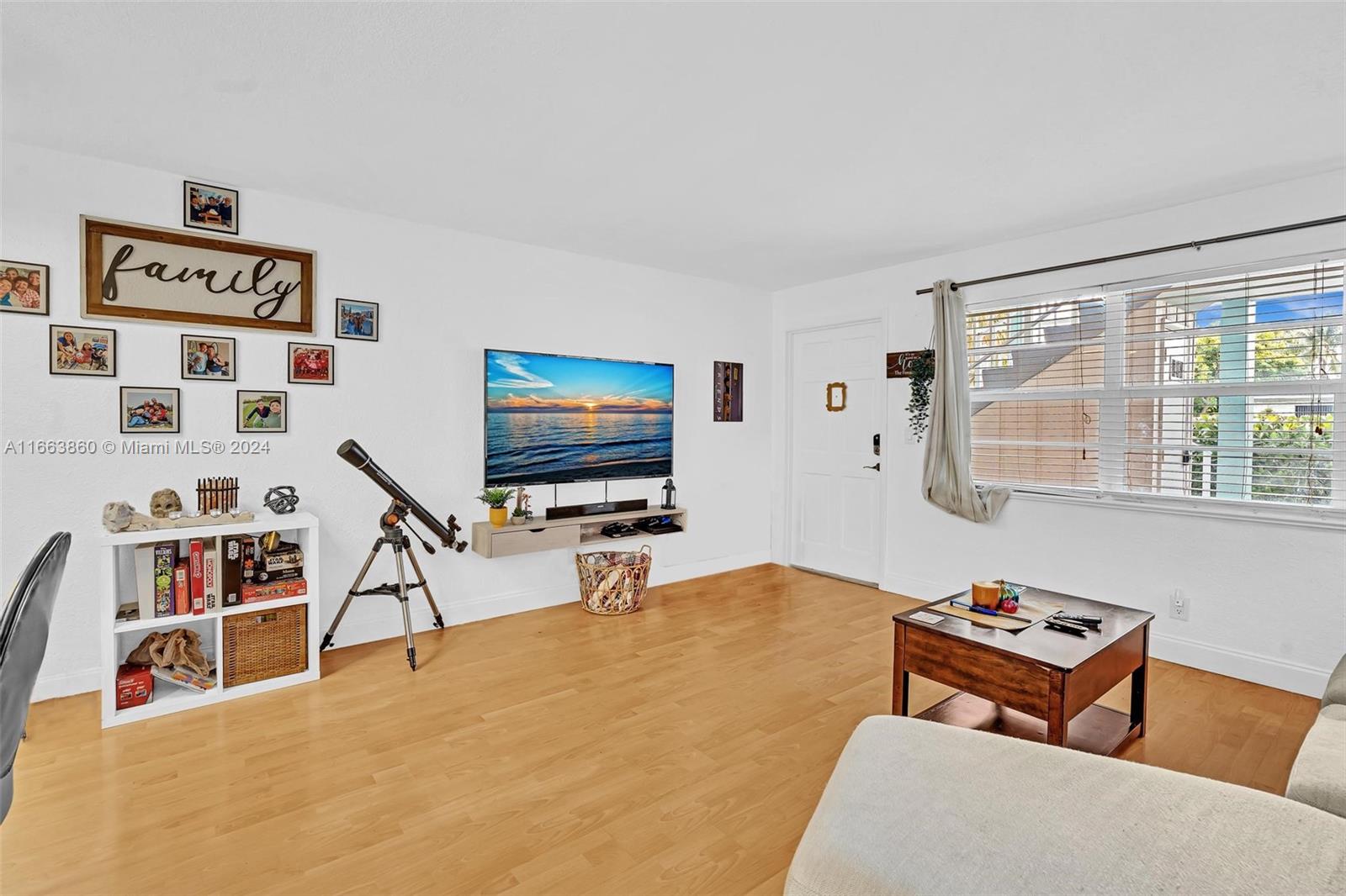DU BARRY CONDO - Residential