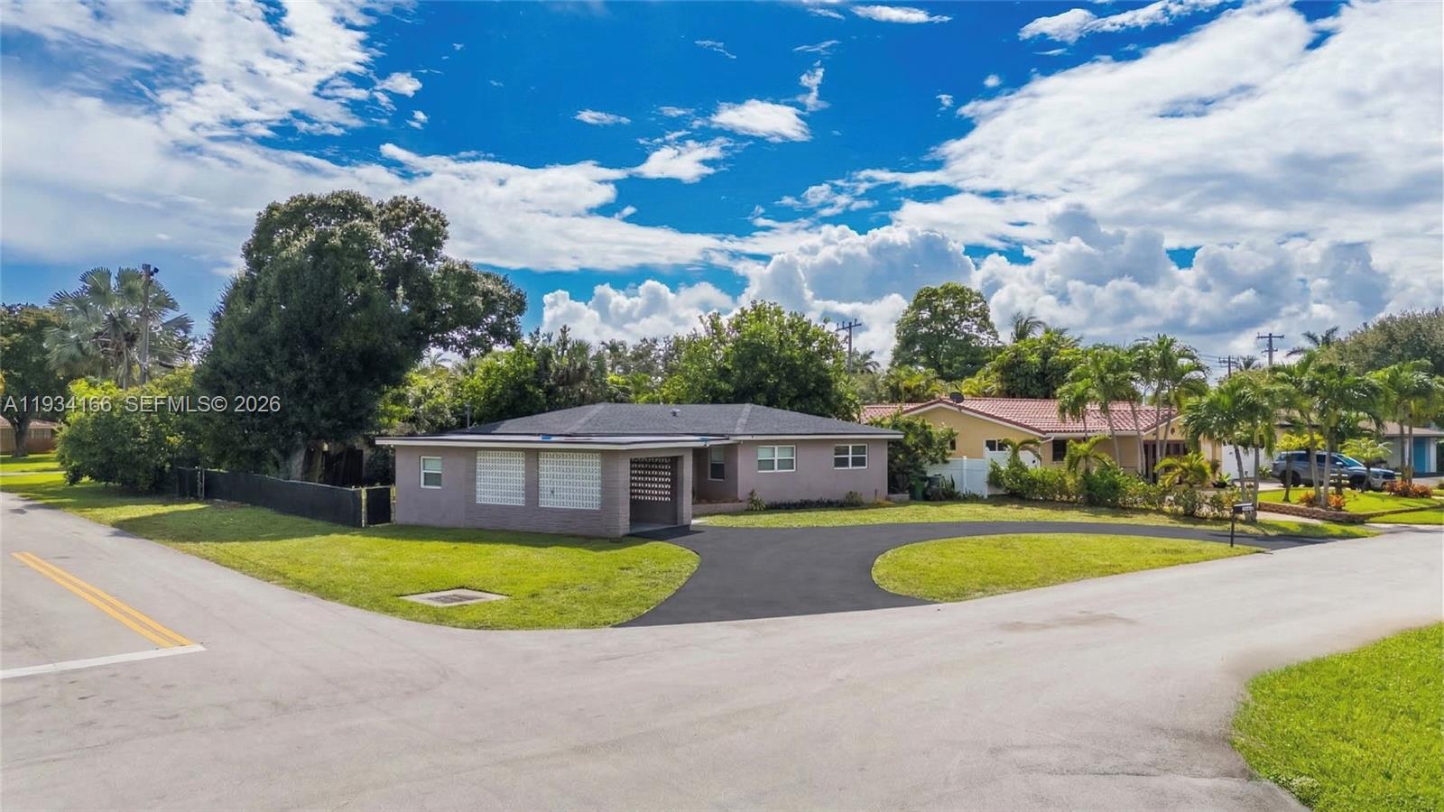 LLOYD ESTATES - Residential