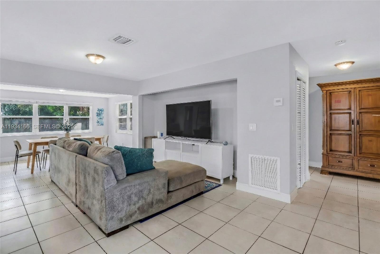 LLOYD ESTATES - Residential