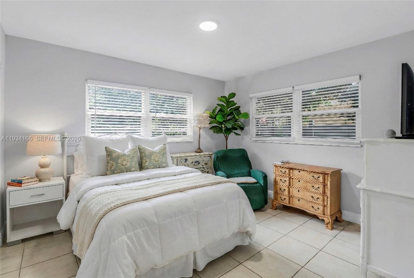 LLOYD ESTATES - Residential