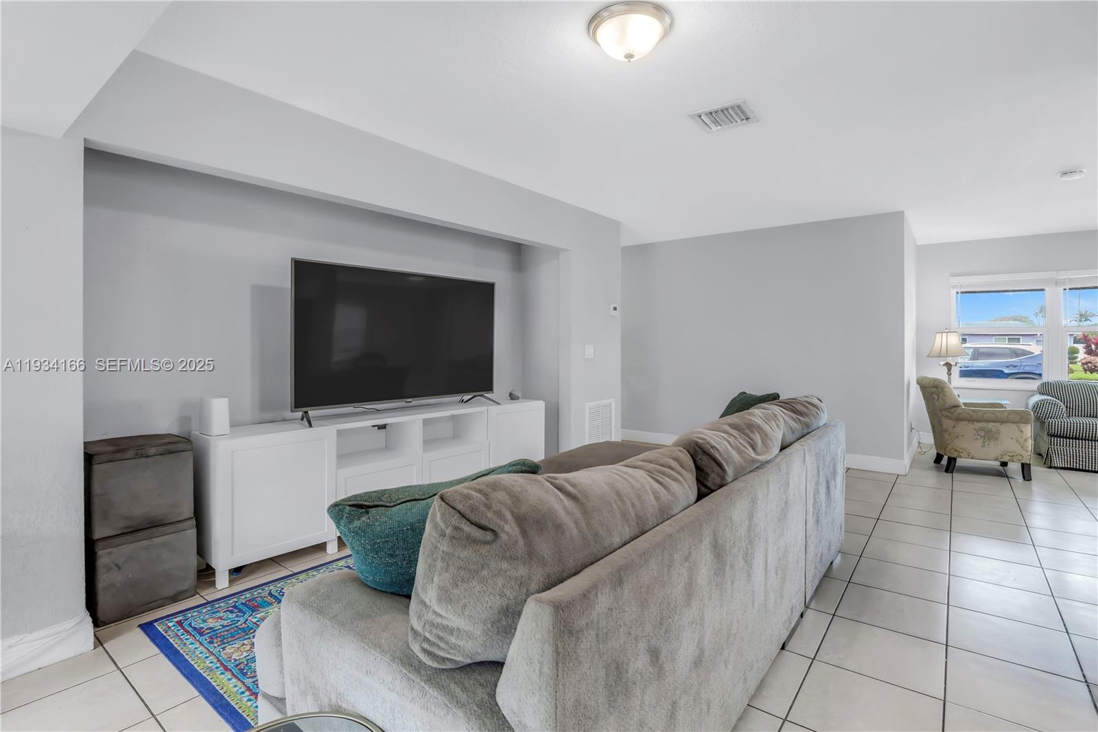 LLOYD ESTATES - Residential