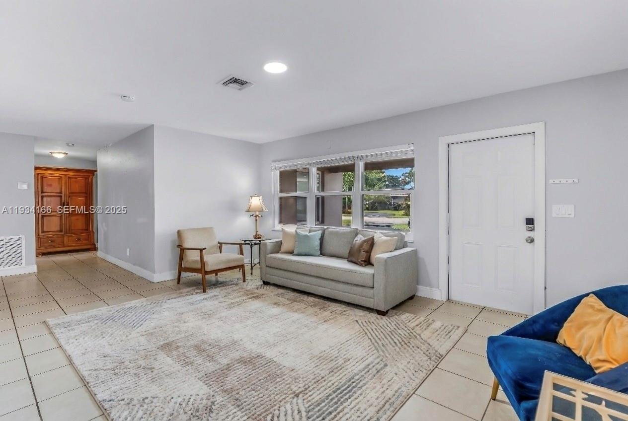 LLOYD ESTATES - Residential