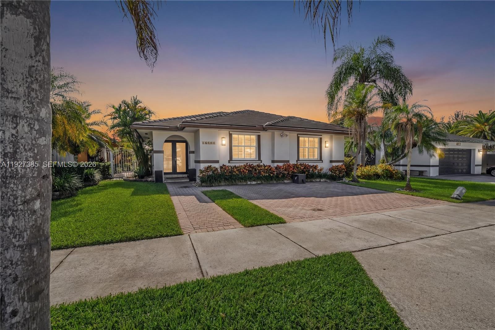 NATALIE HOMES - Residential