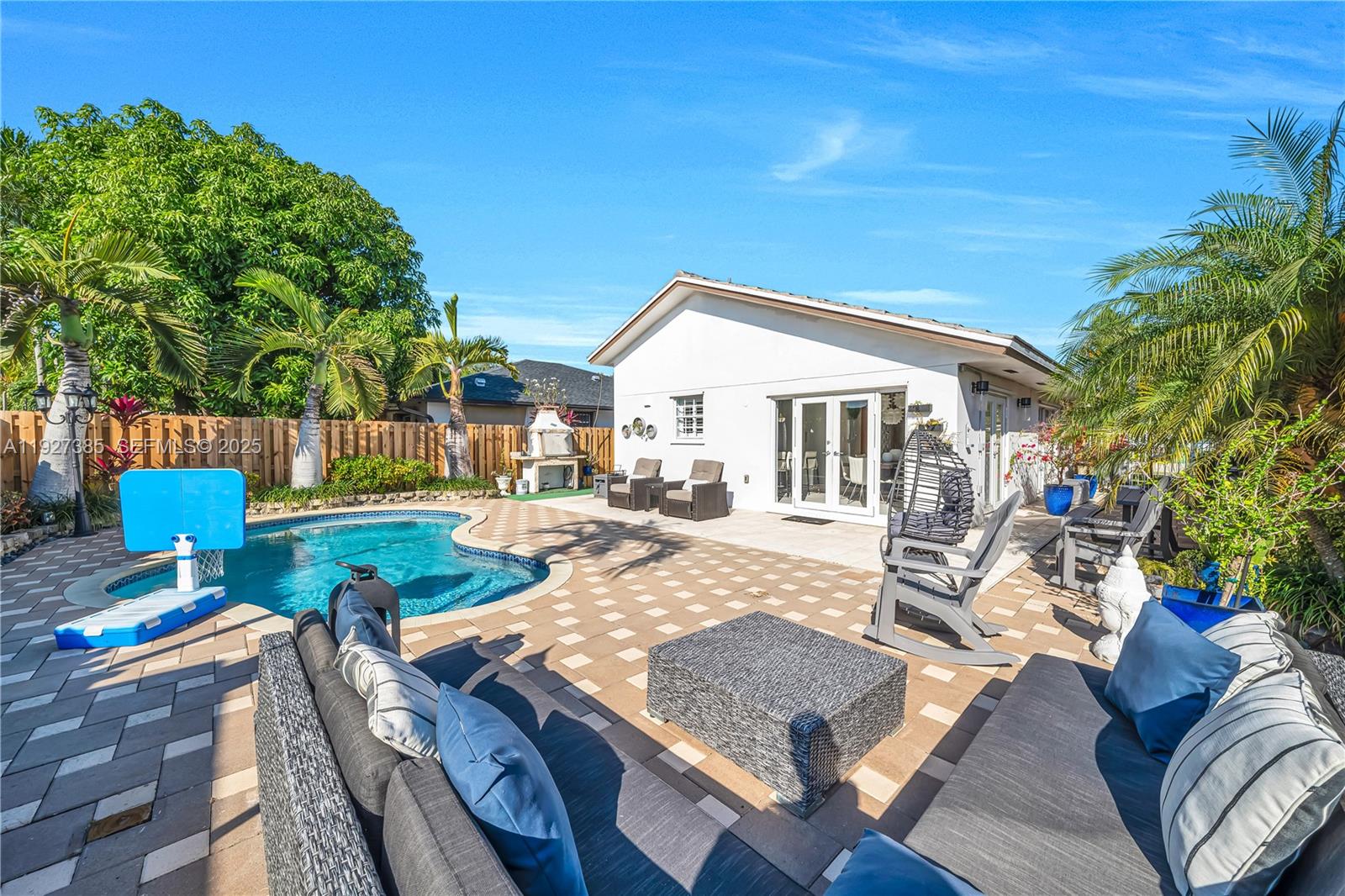 NATALIE HOMES - Residential