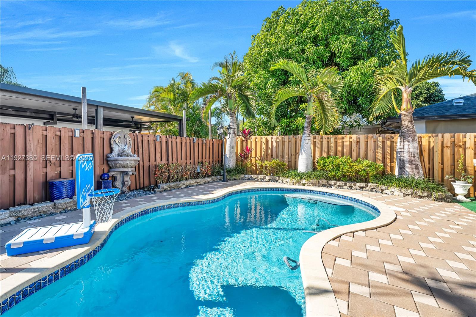 NATALIE HOMES - Residential