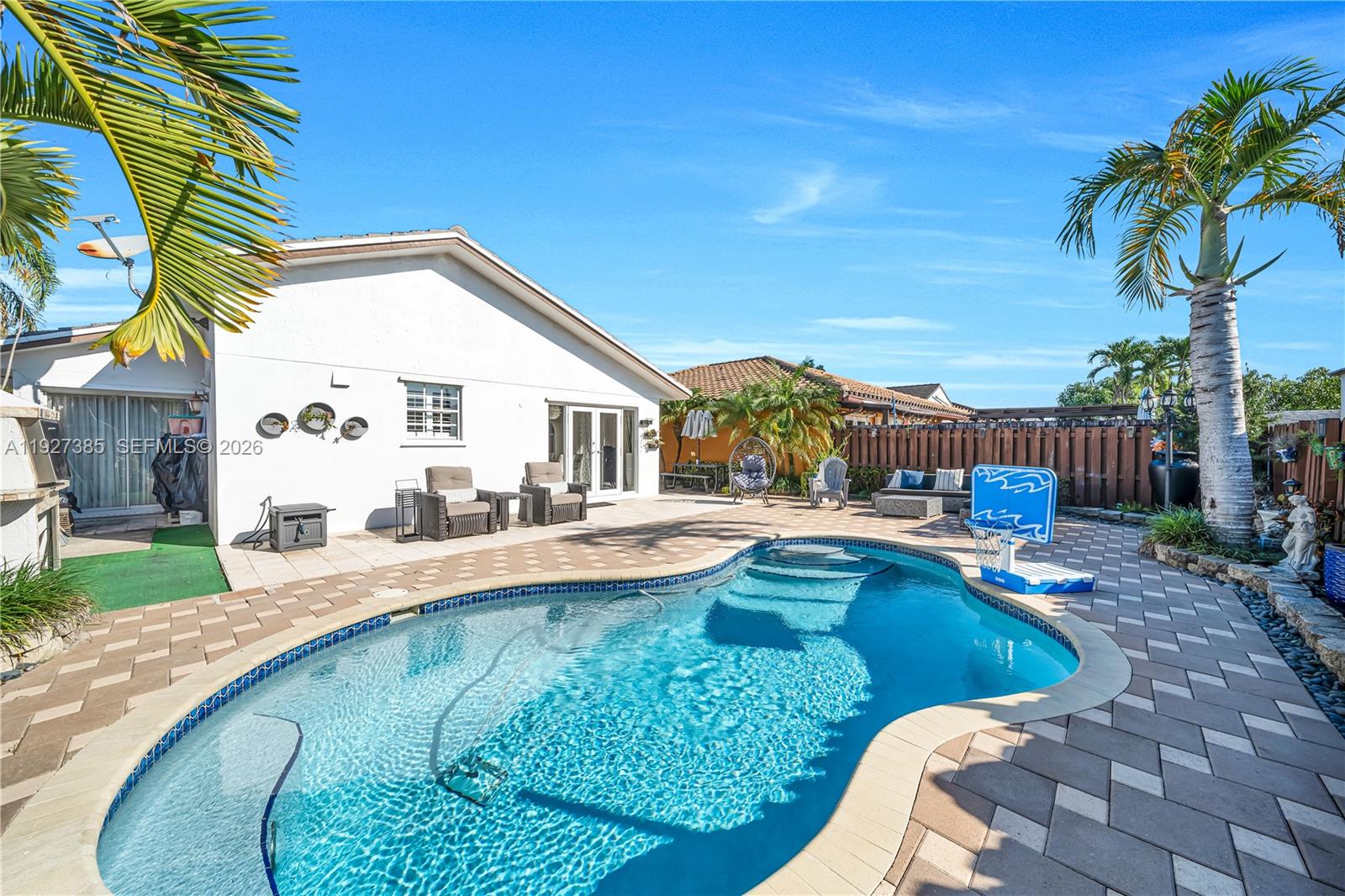 NATALIE HOMES - Residential