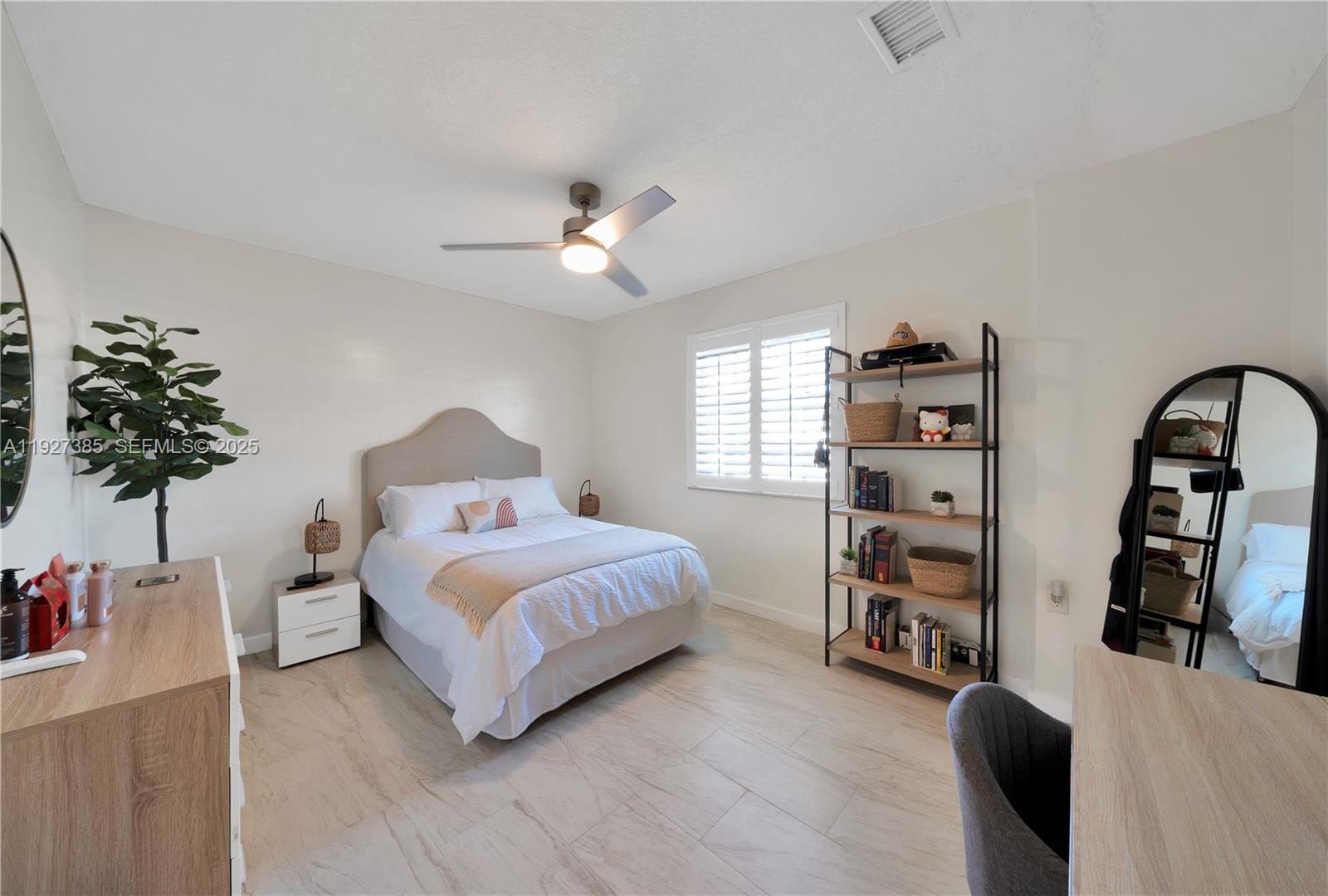 NATALIE HOMES - Residential