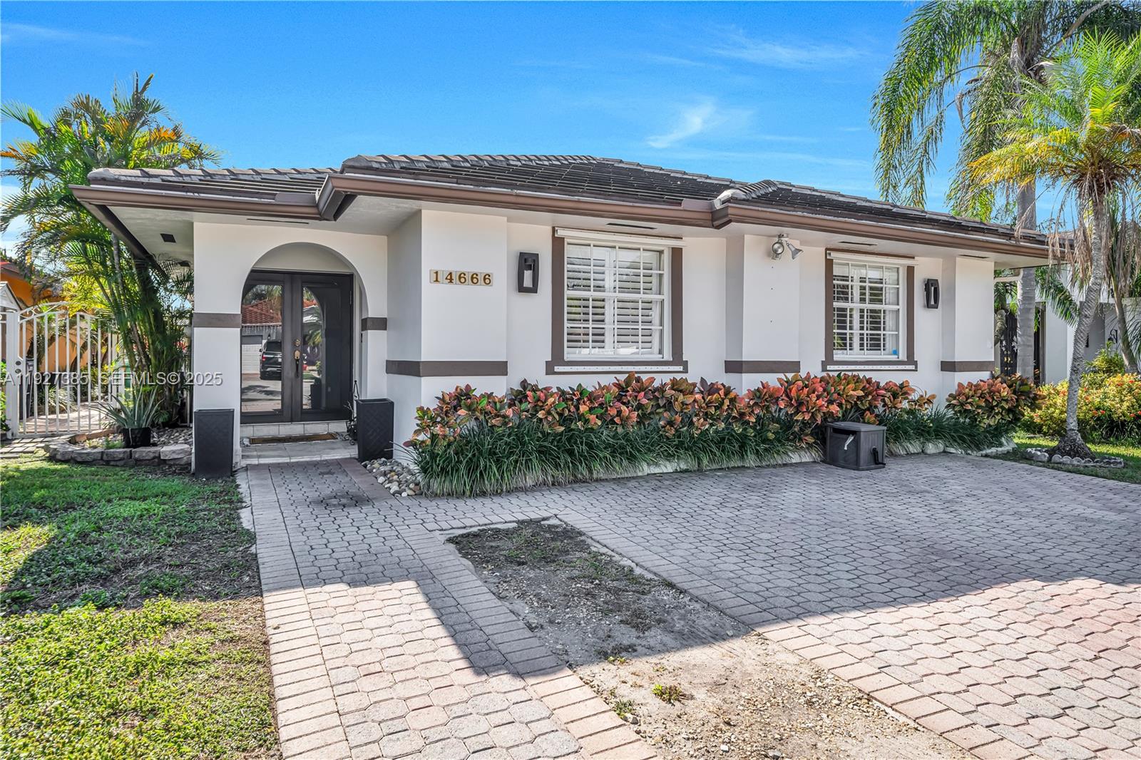 NATALIE HOMES - Residential