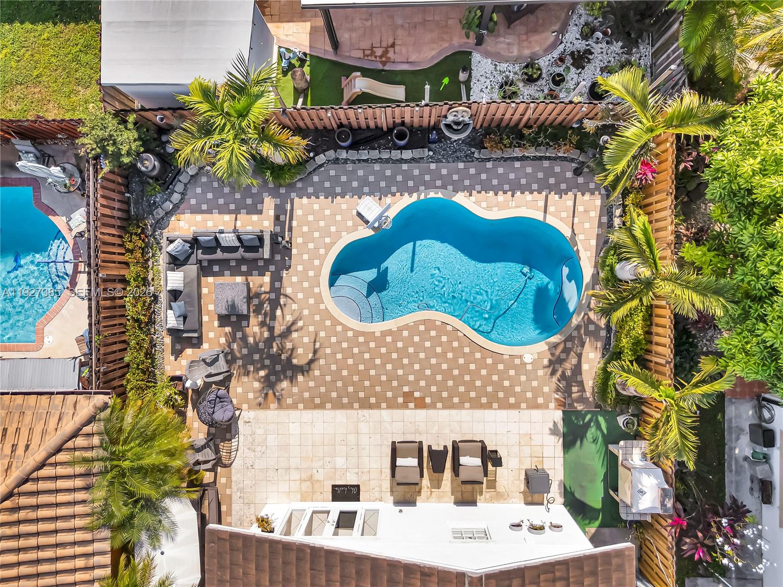 NATALIE HOMES - Residential