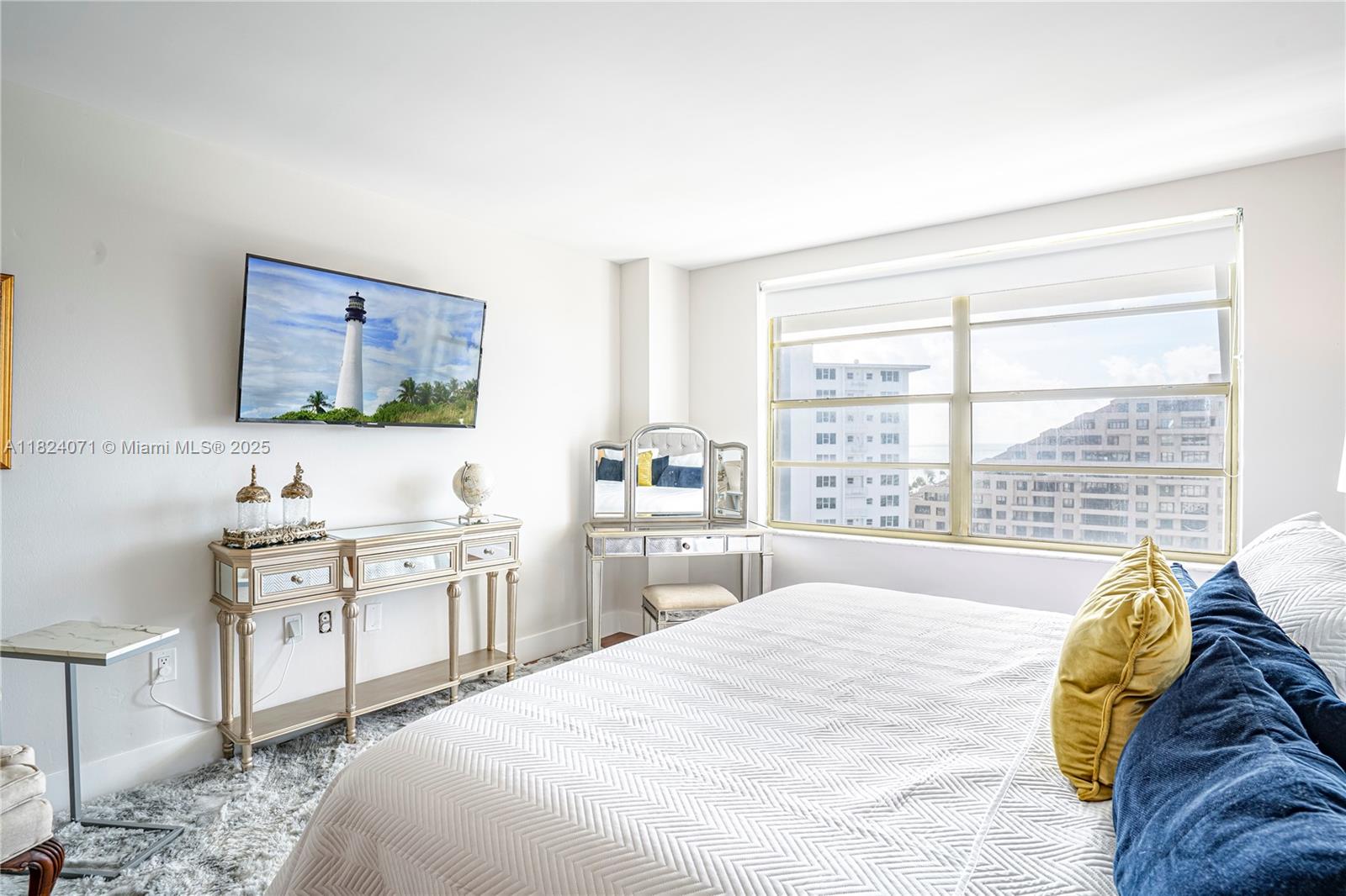 COMMODORE CLUB SOUTH COND - Residential Lease