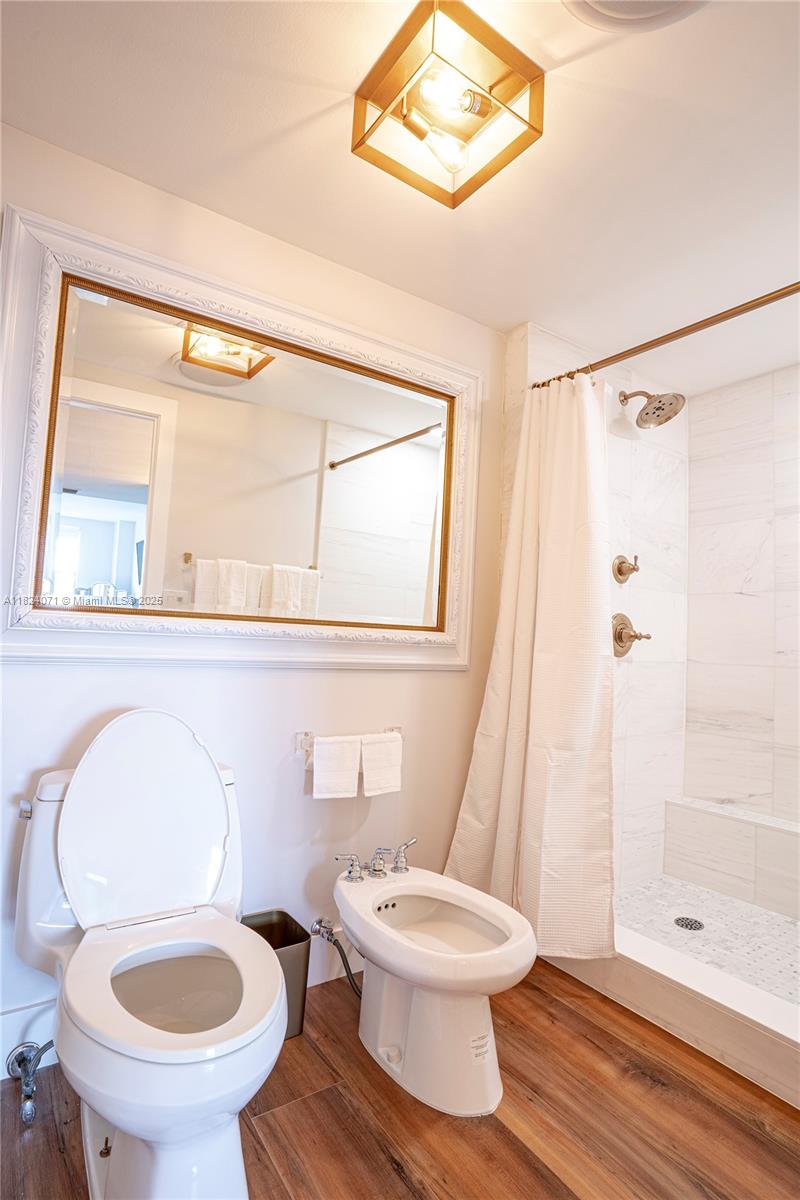 COMMODORE CLUB SOUTH COND - Residential Lease