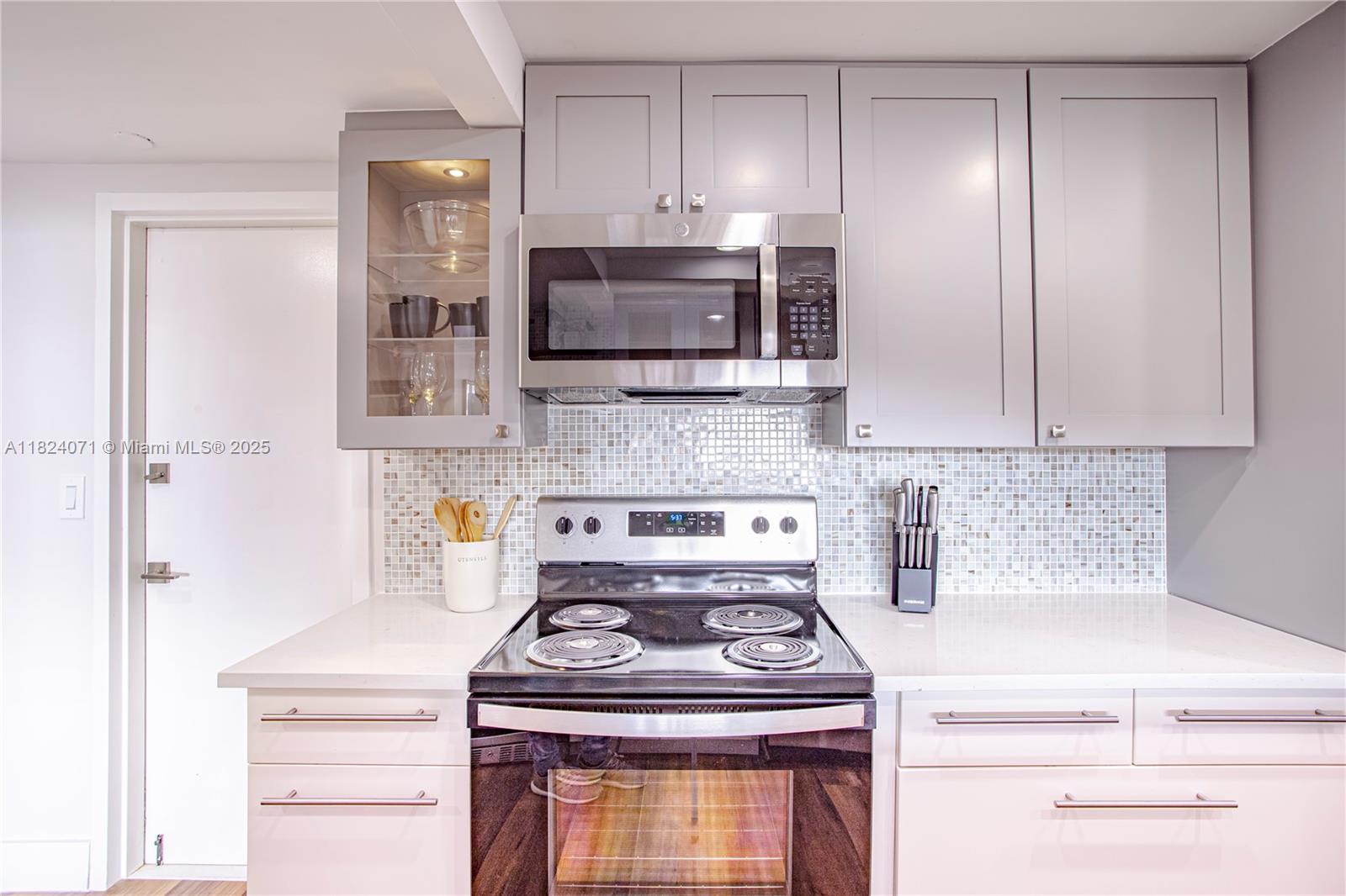 COMMODORE CLUB SOUTH COND - Residential Lease