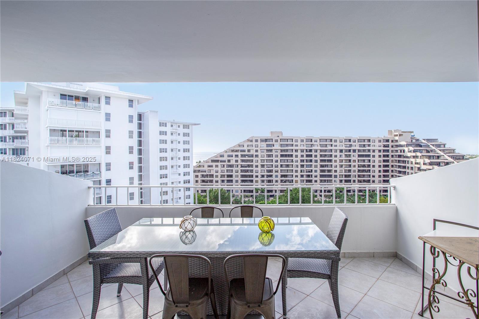 COMMODORE CLUB SOUTH COND - Residential Lease