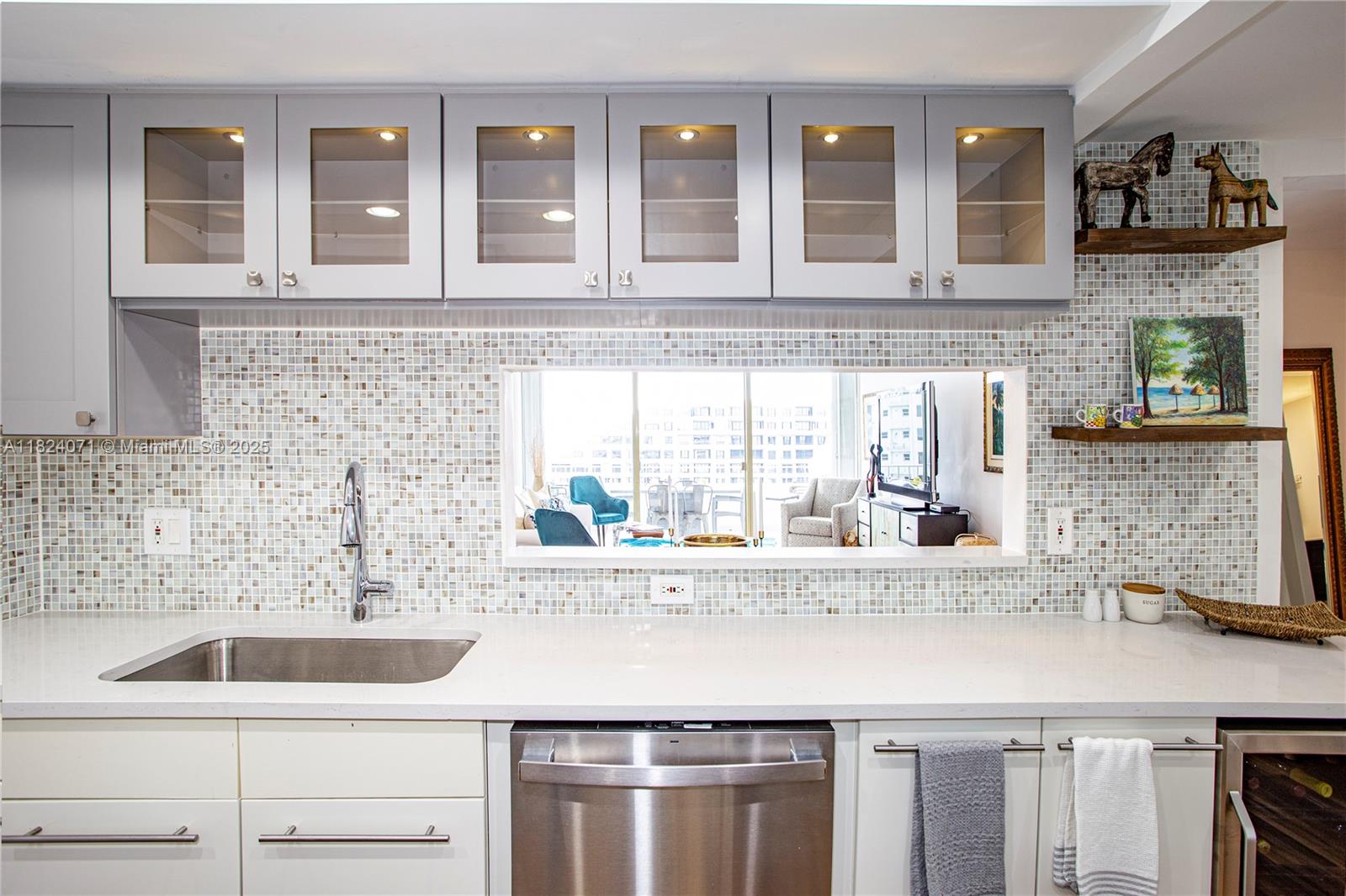 COMMODORE CLUB SOUTH COND - Residential Lease