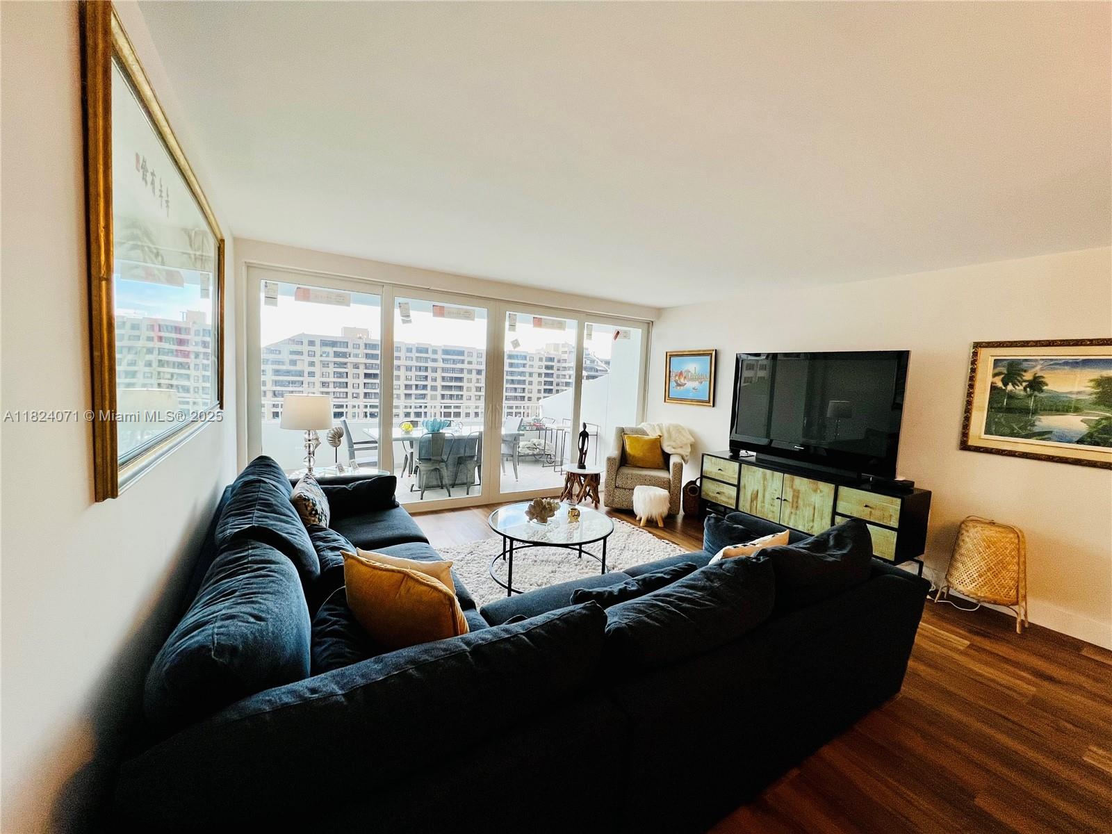 COMMODORE CLUB SOUTH COND - Residential Lease